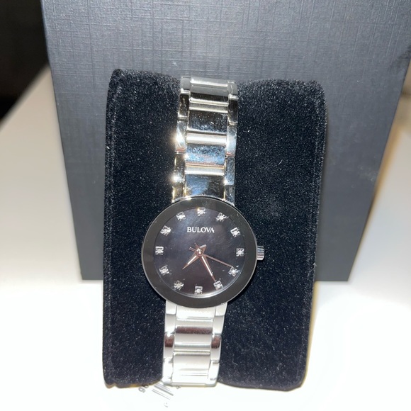 Silver Bulova watch with black face - Picture 5 of 7